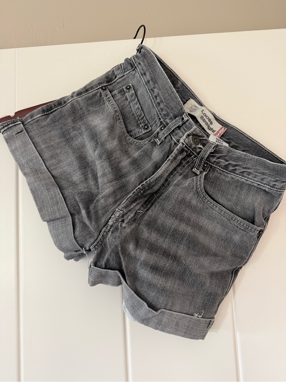 Levi's Loose Straight Jeans in Gray